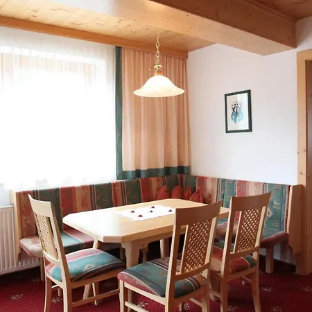 Pinzger 3* Тукс