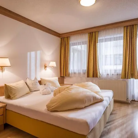 Hotel Pinzger 3*