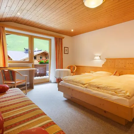 酒店 Pinzger 图克斯